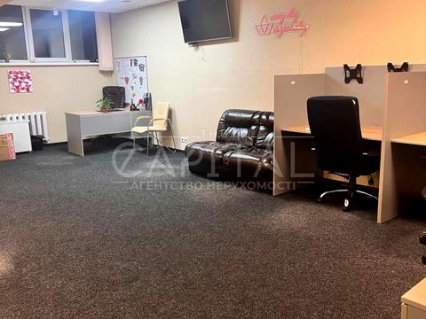 коммерческая по адресу Степана Бандеры просп. (Московський), 8