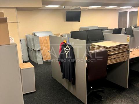 коммерческая по адресу Степана Бандеры просп. (Московський), 8