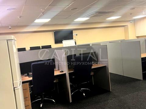 коммерческая по адресу Степана Бандеры просп. (Московський), 8