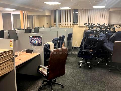 коммерческая по адресу Степана Бандеры просп. (Московський), 8