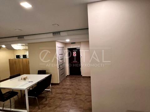 коммерческая по адресу Степана Бандеры просп. (Московський), 8