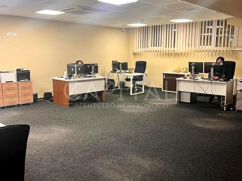 коммерческая по адресу Степана Бандеры просп. (Московський), 8