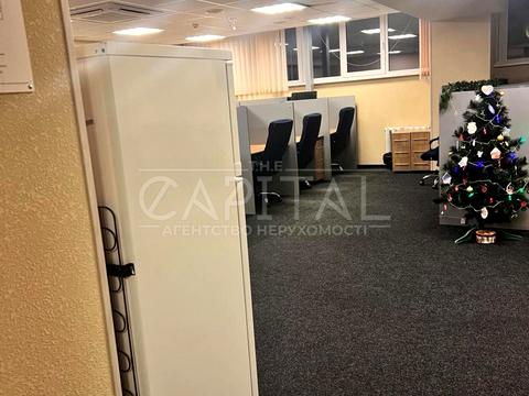 коммерческая по адресу Степана Бандеры просп. (Московський), 8