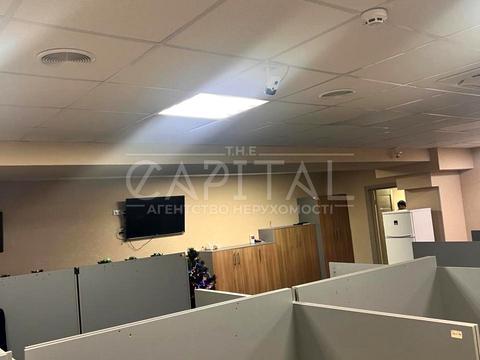 коммерческая по адресу Степана Бандеры просп. (Московський), 8