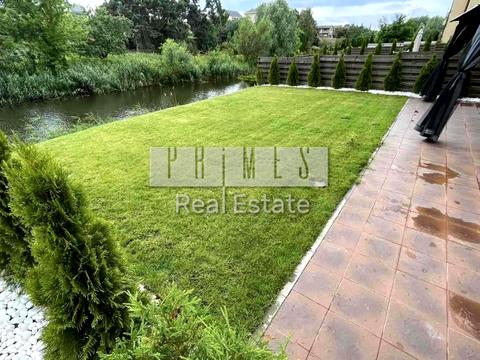 будинок за адресою смт. Козин, Берегова вул.