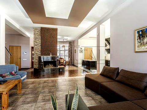 будинок за адресою вул. Радистів