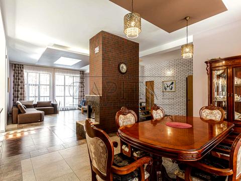 будинок за адресою вул. Радистів