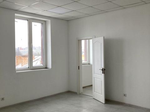 комерційна за адресою Майдан незалежності, 3
