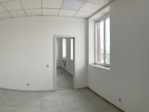 комерційна за адресою Майдан незалежності, 3