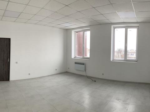 комерційна за адресою Майдан незалежності, 3