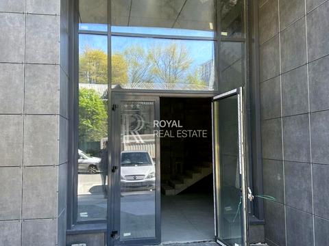 комерційна за адресою Чернігівська вул., 8