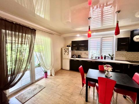 будинок за адресою Вишнева вул., 152