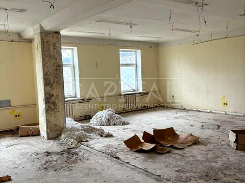 комерційна за адресою Київ, Миколи Василенка вул., 3