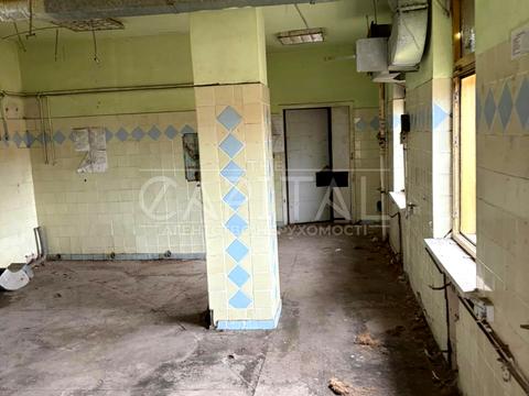 комерційна за адресою Миколи Василенка вул., 3