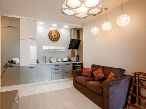 квартира за адресою Новонаводницька вул. (Лаврська), 5