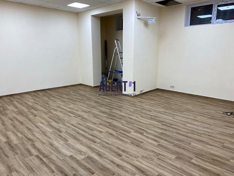 комерційна за адресою Героїв Небесної Сотні просп., 36