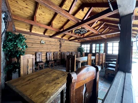 коммерческая по адресу с. Олиевка, 140км траси Київ-Чоп, 1