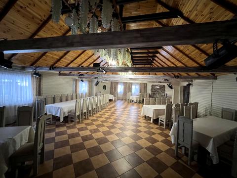 коммерческая по адресу с. Олиевка, 140км траси Київ-Чоп, 1