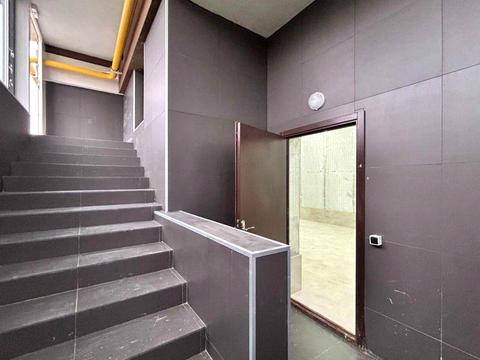 комерційна за адресою Практична вул., 8