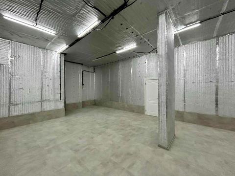 комерційна за адресою Практична вул., 8