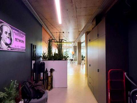 комерційна за адресою Костянтинівська вул., 75