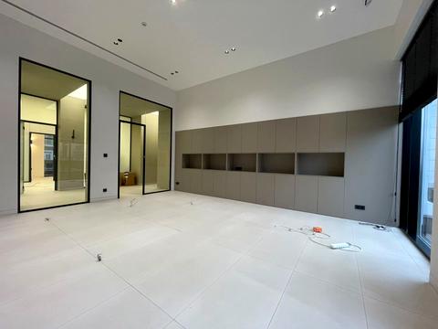 комерційна за адресою Михайла Максимовича вул. (Онуфрія Трутенка), 28-Е