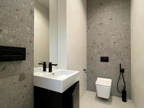 комерційна за адресою Михайла Максимовича вул. (Онуфрія Трутенка), 28-Е