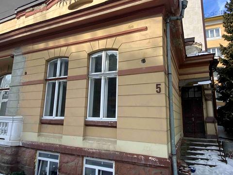 комерційна за адресою Шопена вул., 5