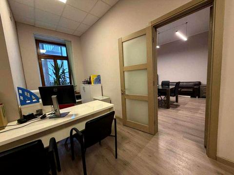 комерційна за адресою Хрещатик вул. (Kreschatic), 15