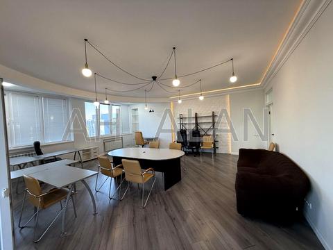 коммерческая по адресу Павла Тычины просп., 18-Б