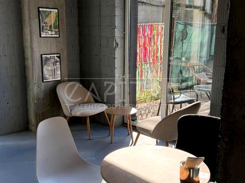 комерційна за адресою Паркова вул., 40