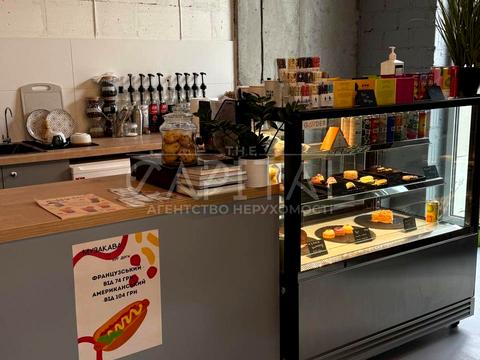 комерційна за адресою Паркова вул., 40