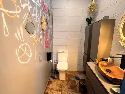 коммерческая по адресу Челюскина ул., 10