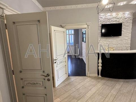 коммерческая по адресу Павла Тычины просп., 18-Б