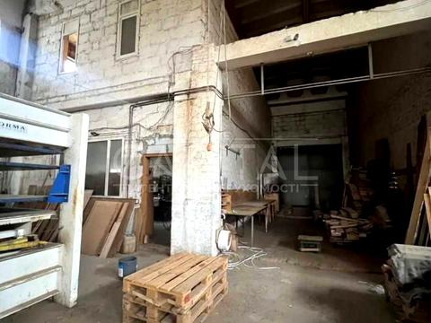 комерційна за адресою Шевченка вул., 2