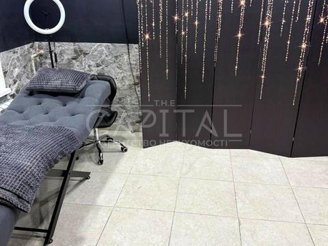 комерційна за адресою Лондонська вул. (Пітерська), 7