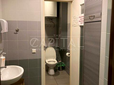 комерційна за адресою Лариси Руденко вул., 6