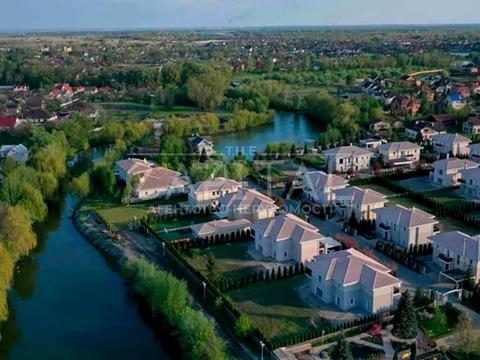 дом по адресу с. Вишенки, вул. Квітуча