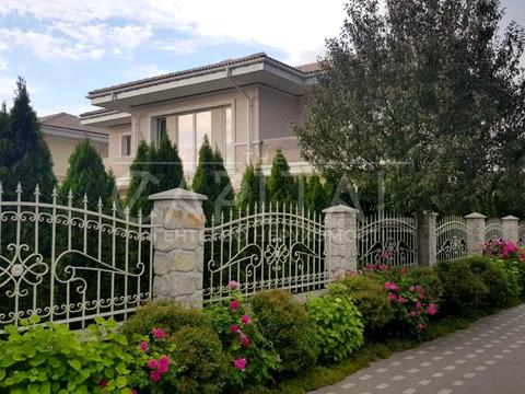 дом по адресу с. Вишенки, Квітуча