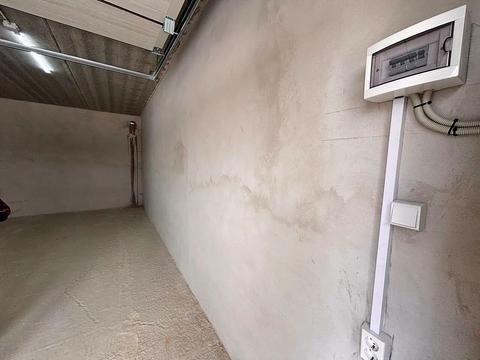 коммерческая по адресу Высочана ул., (Будинок 18)