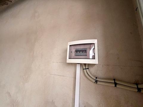 коммерческая по адресу Высочана ул., (Будинок 18)