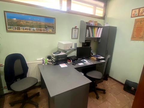 комерційна за адресою Київ, Ревуцького вул., 14а