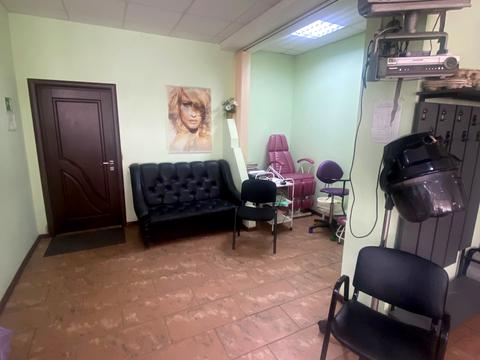 комерційна за адресою Київ, Ревуцького вул., 14а