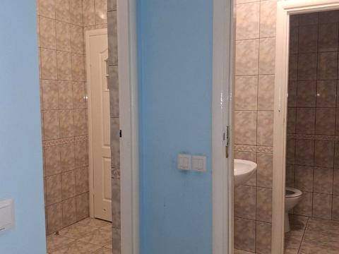 комерційна за адресою Ринок вул., 1