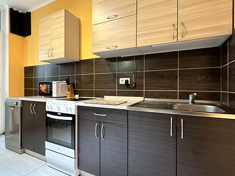 квартира по адресу Семьи Кульженков ул. (Дегтяренко Петра), 35