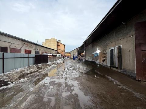 комерційна за адресою Польова вул., 10