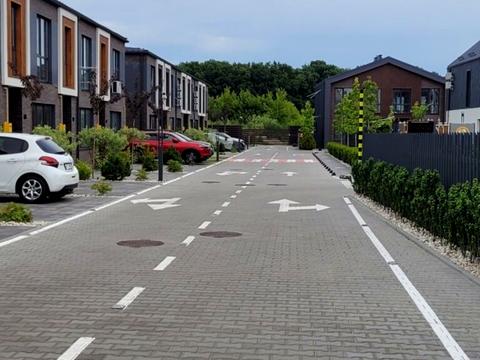 будинок за адресою Приозерна вул., 95