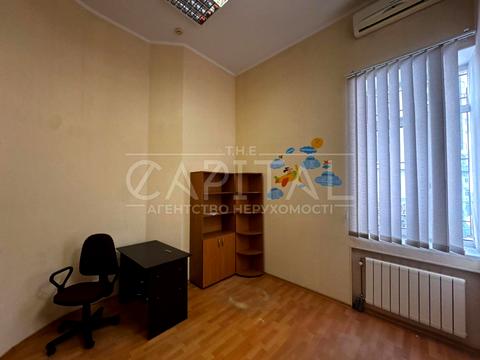 комерційна за адресою Степана Руданського вул., 4-6