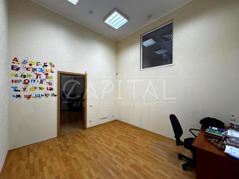 комерційна за адресою Степана Руданського вул., 4-6