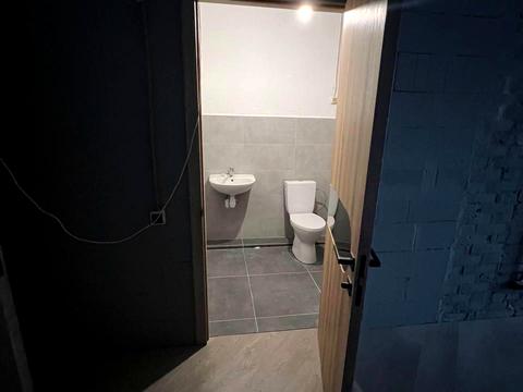 комерційна за адресою Дорожна, 58